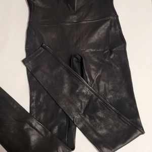 Spanx Leather Look Leggings Size Small